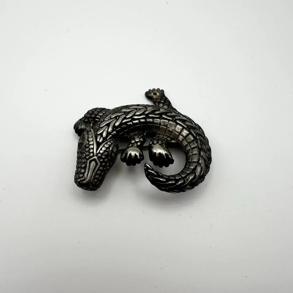 Vintage Unmarked Pewter Silver Curved Textured Alligator Crocodile Brooch Pin